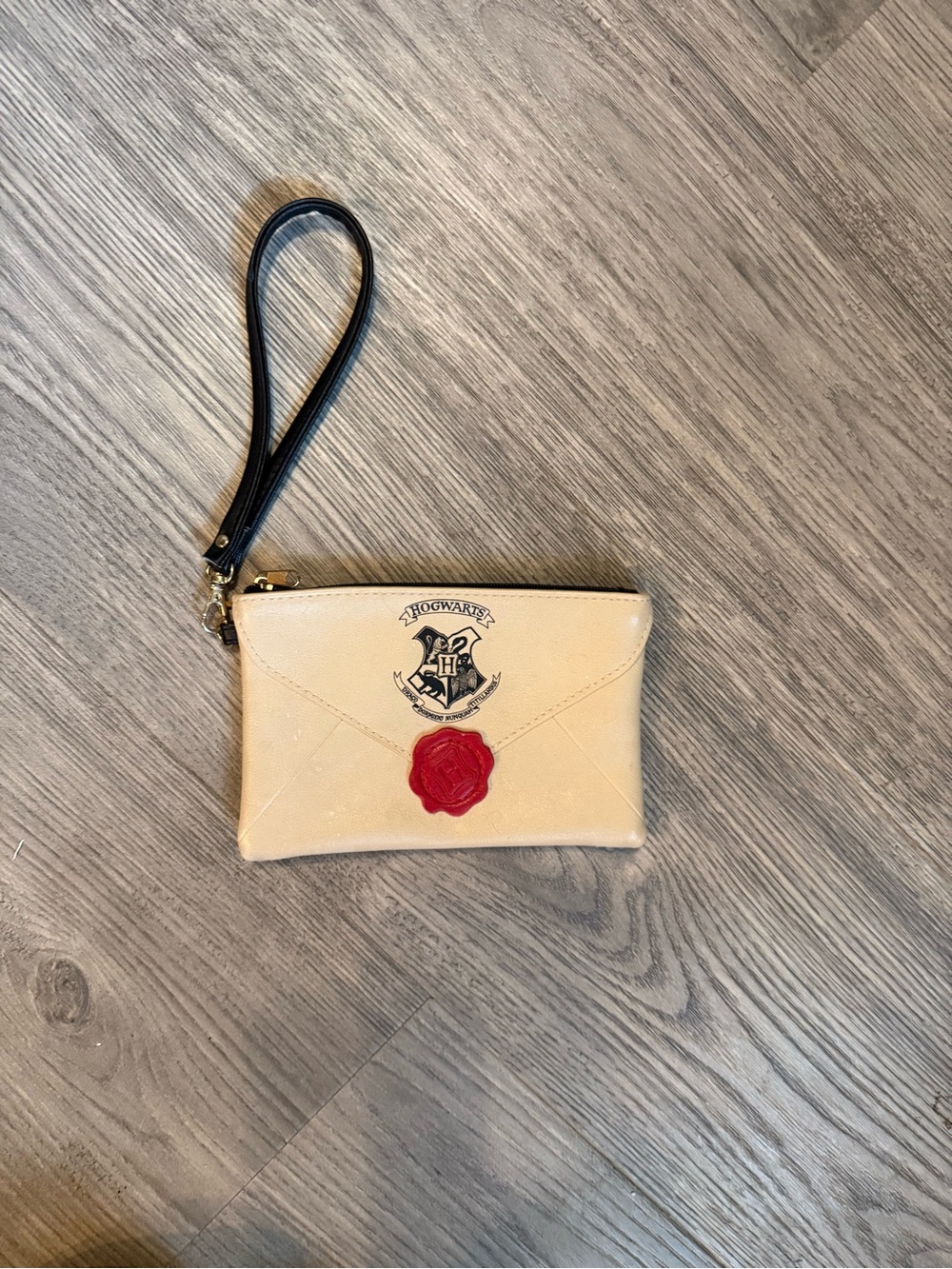 Hogwarts Envelope Wristlet Clutch in Beige with Red Seal